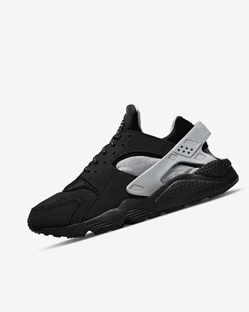 Black / Metal Silver / Silver / Green Men's Nike Air Huarache Sneakers | UK3251