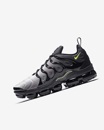 Black / White Men's Nike Air VaporMax Plus Sneakers | UK2586