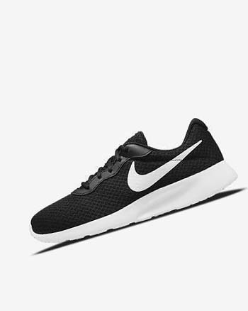 Black / White Men's Nike Tanjun Sneakers | UK2734