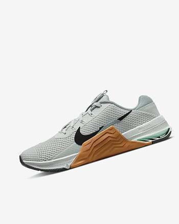 Light Silver / Olive / Black Men's Nike Metcon 7 Training Shoes | UK2870