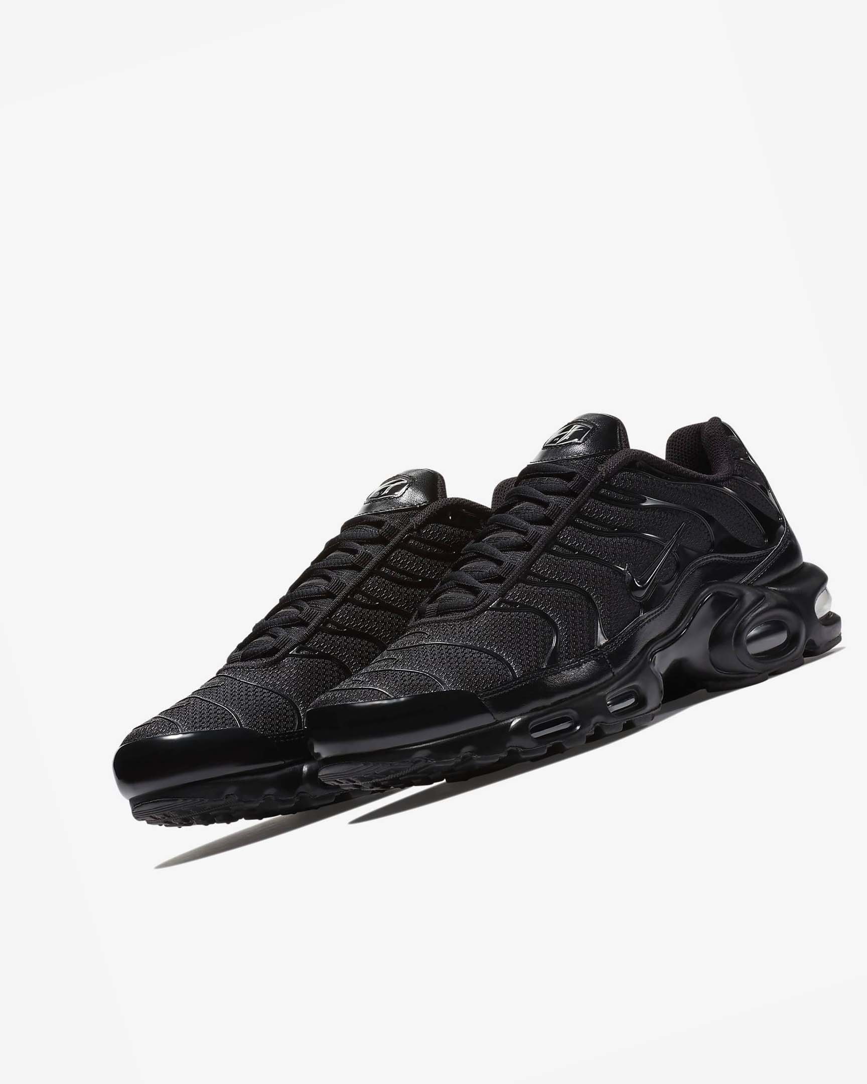 Black / Black / Black Men's Nike Air Max Plus Sneakers | UK2821