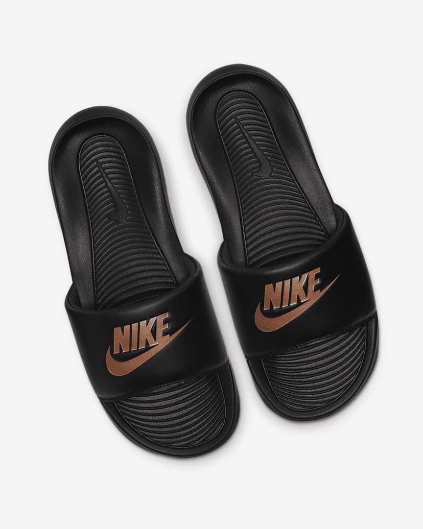 Black / Black / Metal Red Brown Women's Nike Victori One Slides | UK5501