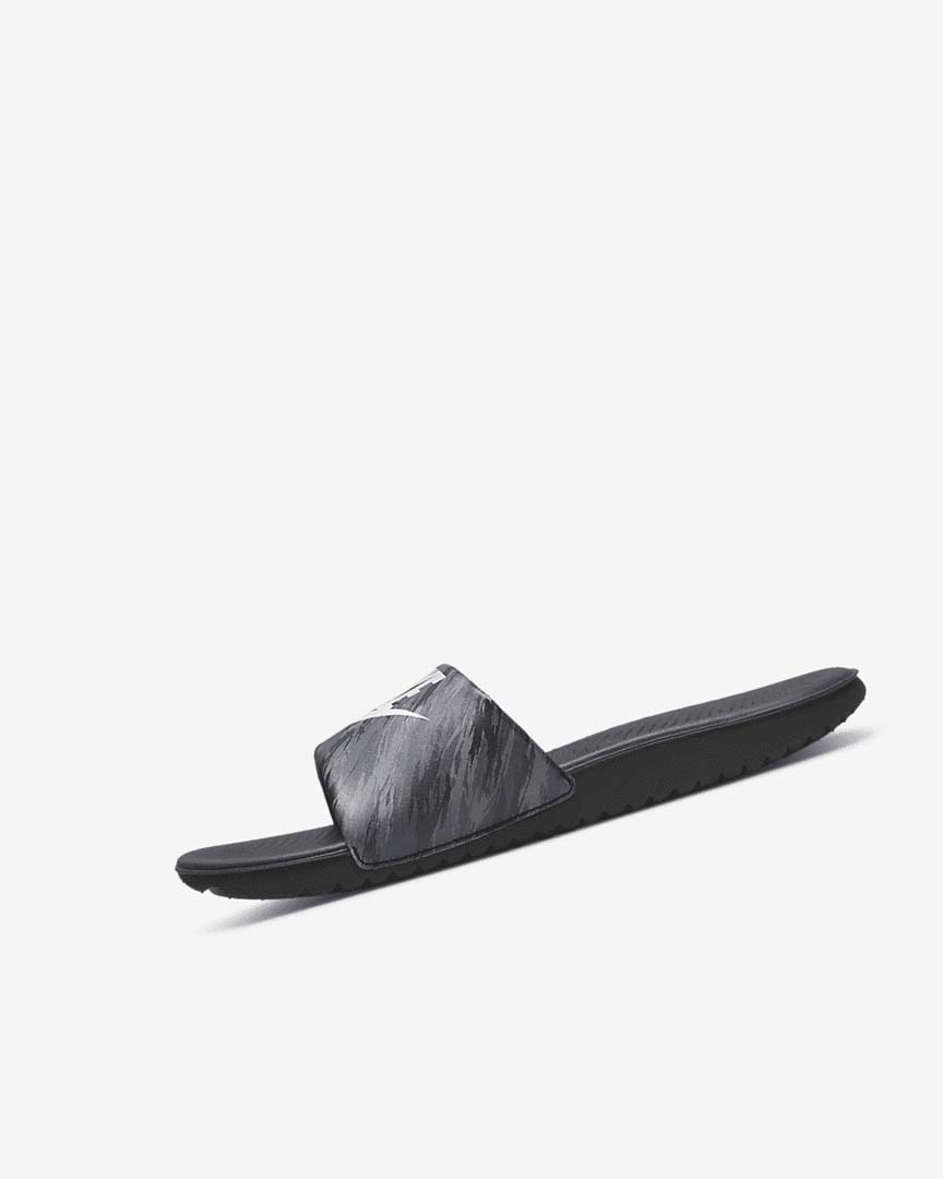 Black / Black / Platinum Girls\' Nike Kawa SE Slides | UK2667