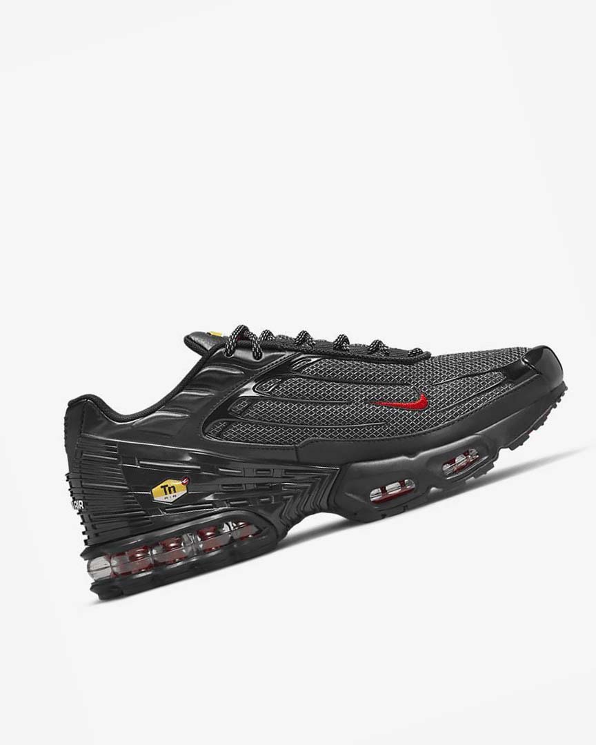 Black / Black / Silver / Red Men's Nike Air Max Plus 3 Sneakers | UK1176