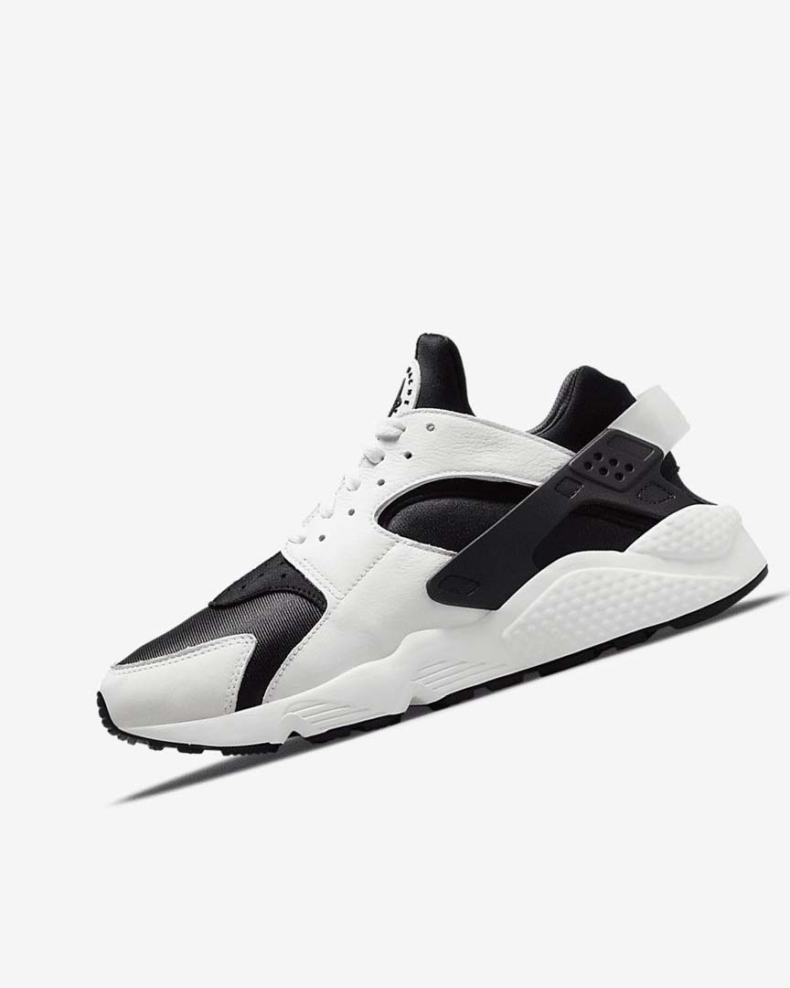 Black / Black / White Men\'s Nike Air Huarache Sneakers | UK4564