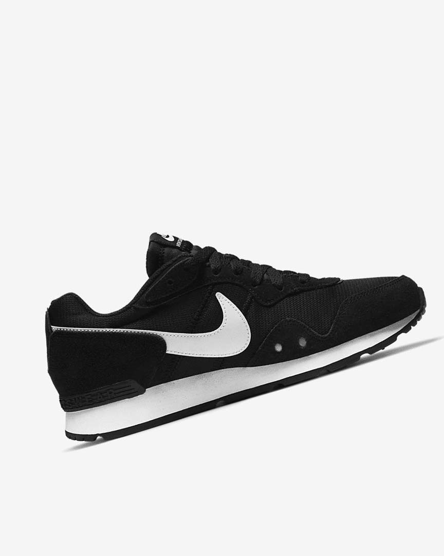 Black / Black / White Women's Nike Venture Runner Sneakers | UK4995