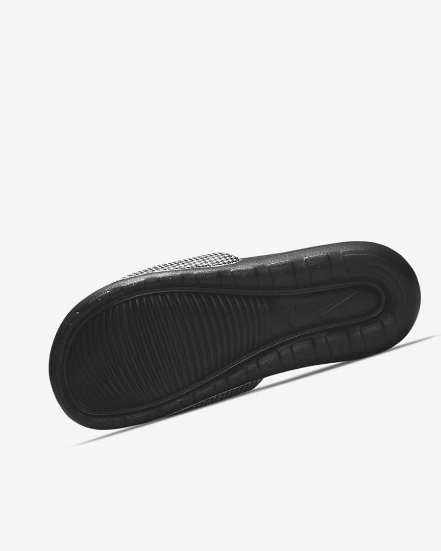 Black / Black / White Women's Nike Victori One Slides | UK5101