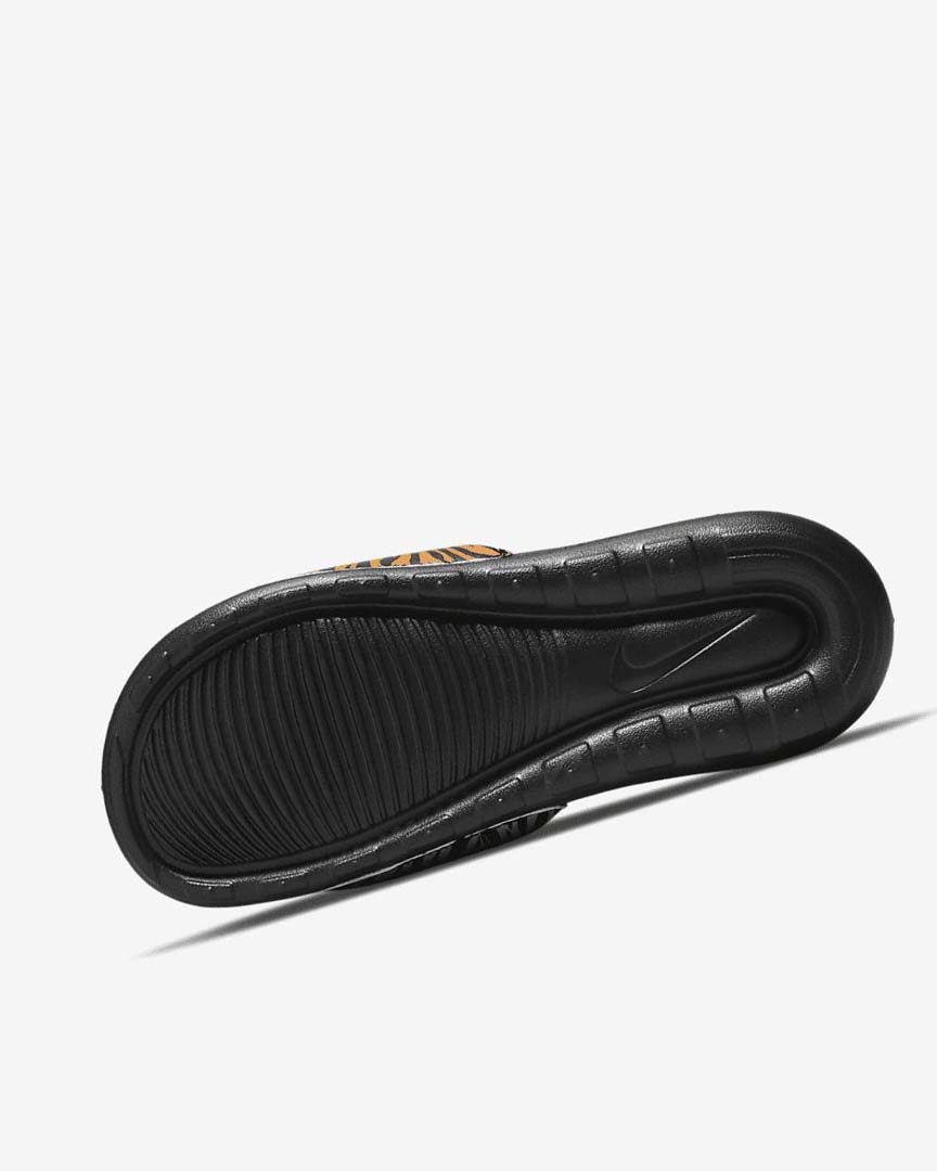 Black / Black Women's Nike Victori One Slides | UK2328