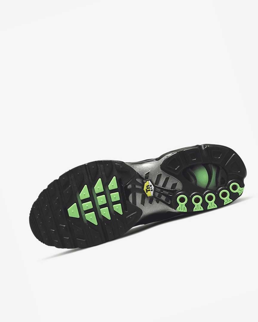 Black / Green / Metal Silver / Black Men's Nike Air Max Plus Sneakers | UK2619