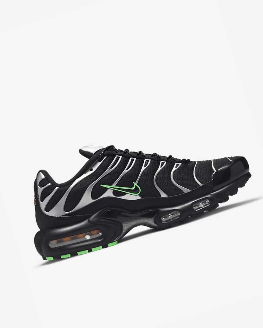 Black / Green / Metal Silver / Black Men's Nike Air Max Plus Sneakers | UK2619