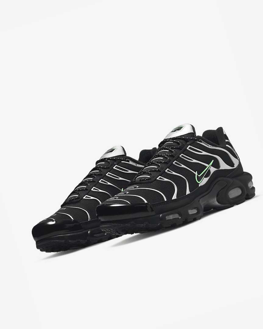 Black / Green / Metal Silver / Black Men's Nike Air Max Plus Sneakers | UK2619