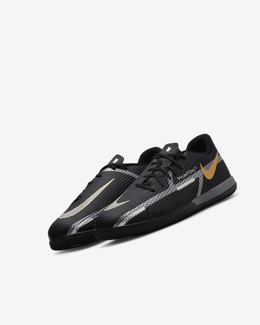 Black / Metal Gold / Dark Grey / Metal Dark Grey Girls' Nike Jr. Phantom GT2 Academy IC Football Shoes | UK2973