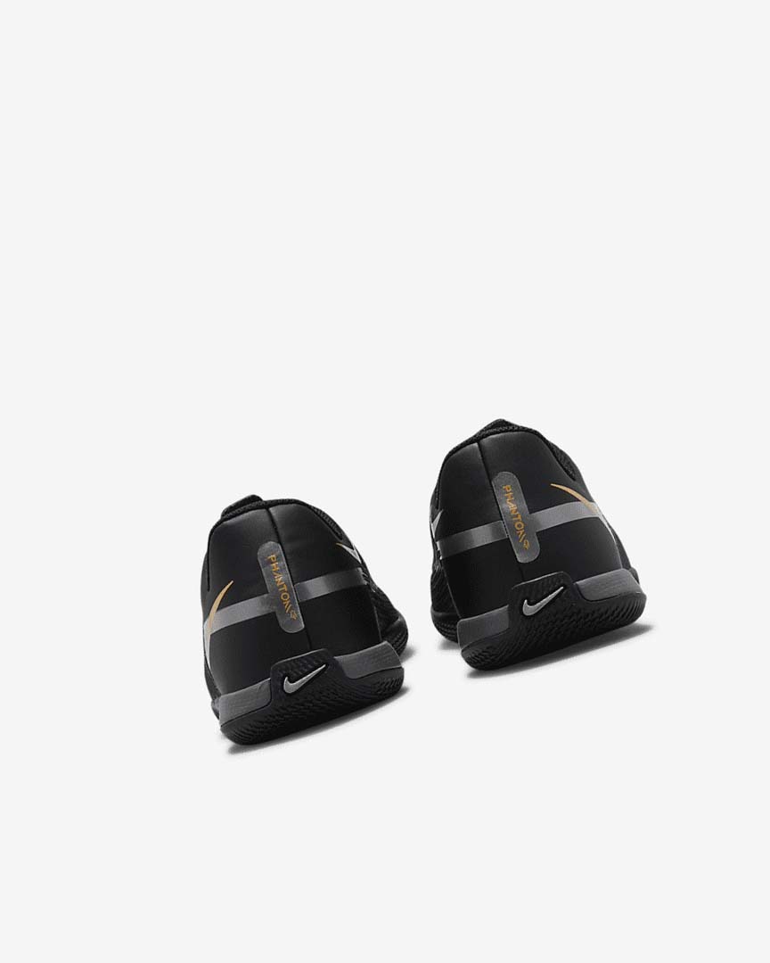 Black / Metal Gold / Dark Grey / Metal Dark Grey Girls' Nike Jr. Phantom GT2 Academy IC Football Shoes | UK2973