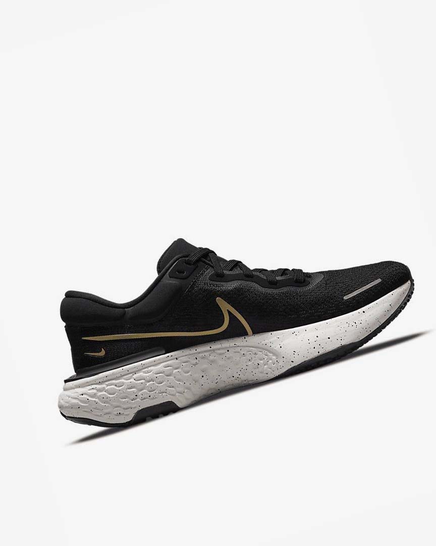 Black / Metal Gold Men's Nike ZoomX Invincible Run Flyknit Running Shoes | UK2385