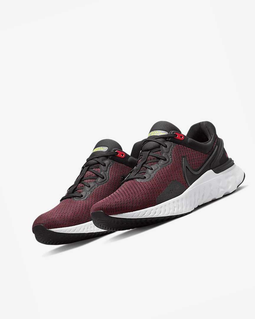 Black / Red / White Men's Nike React Miler 3 Running Shoes | UK2482