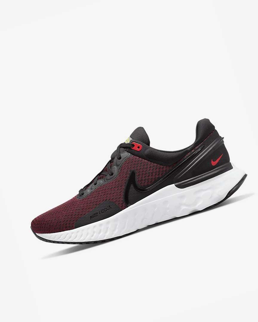 Black / Red / White Men\'s Nike React Miler 3 Running Shoes | UK2482