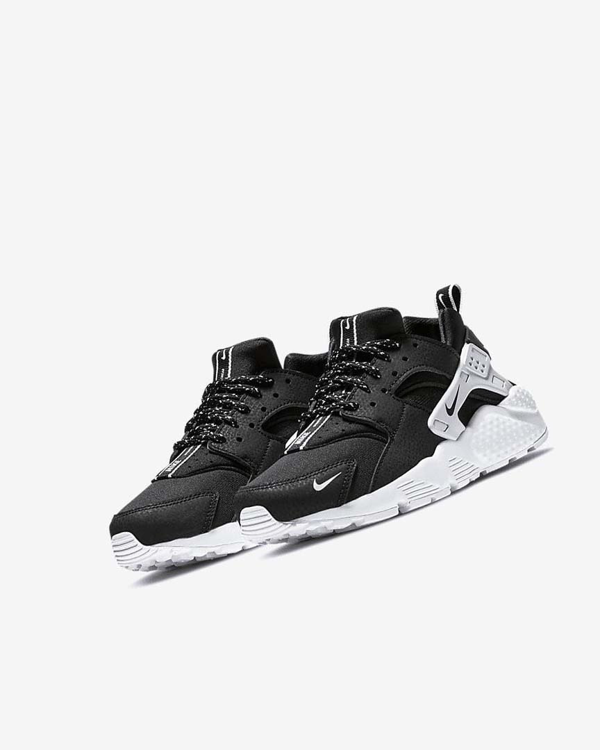 Black / White / Black Boys' Nike Huarache SE Shoes | UK4833