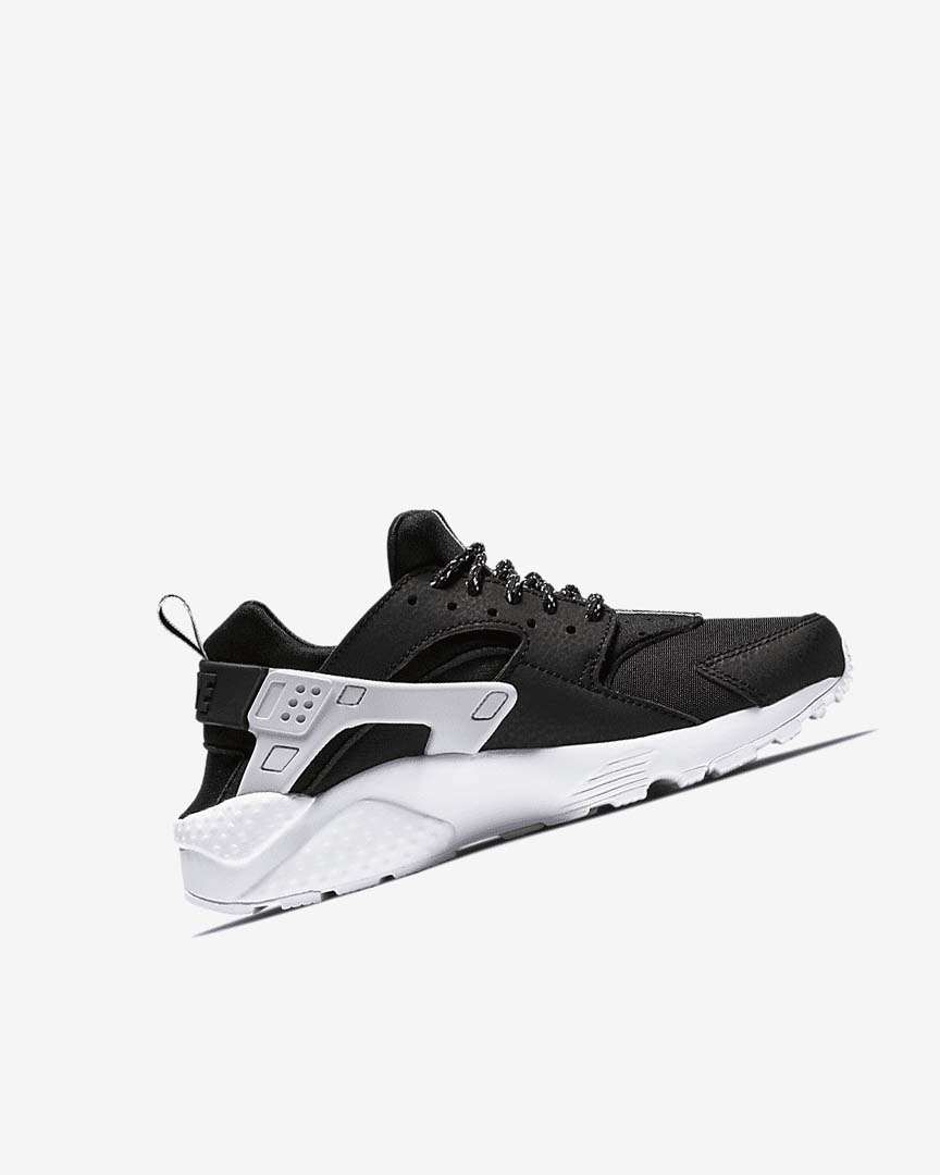 Black / White / Black Girls' Nike Huarache SE Shoes | UK5417