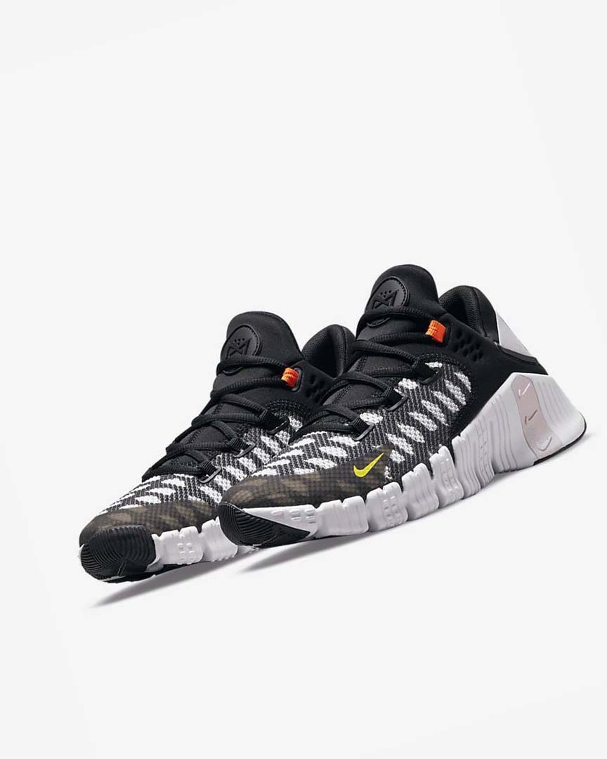 Black / White / Blue / Yellow Men's Nike Free Metcon 4 Training Shoes | UK1209