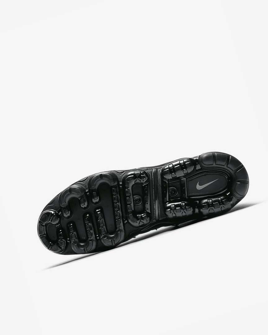 Black / White Men's Nike Air VaporMax Plus Sneakers | UK2586