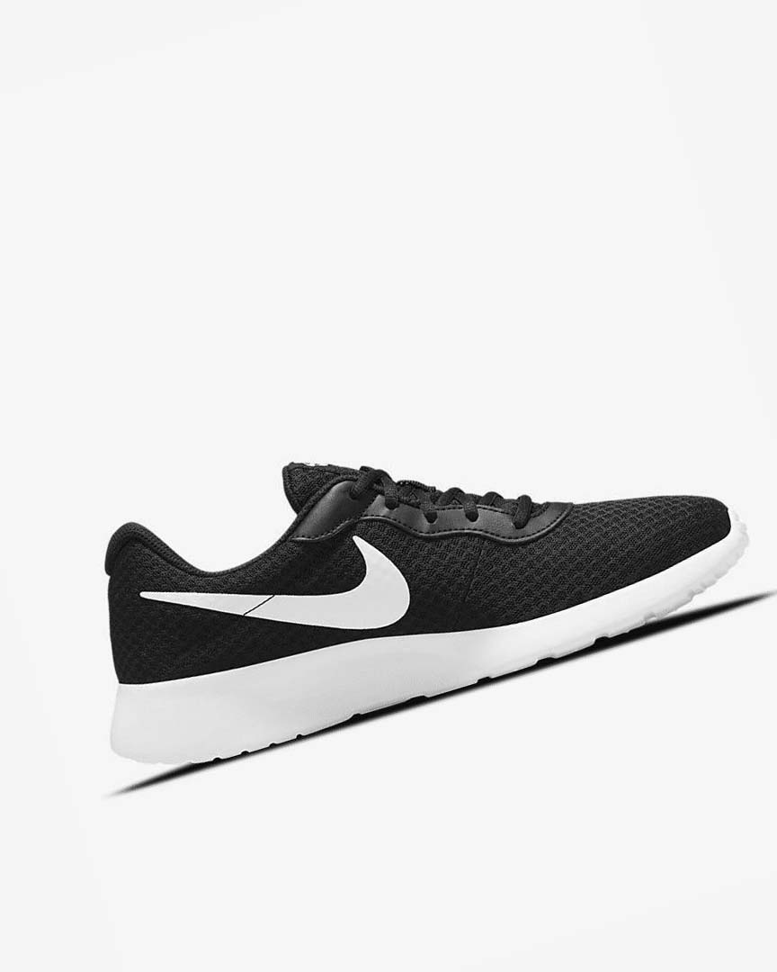 Black / White Men's Nike Tanjun Sneakers | UK2734