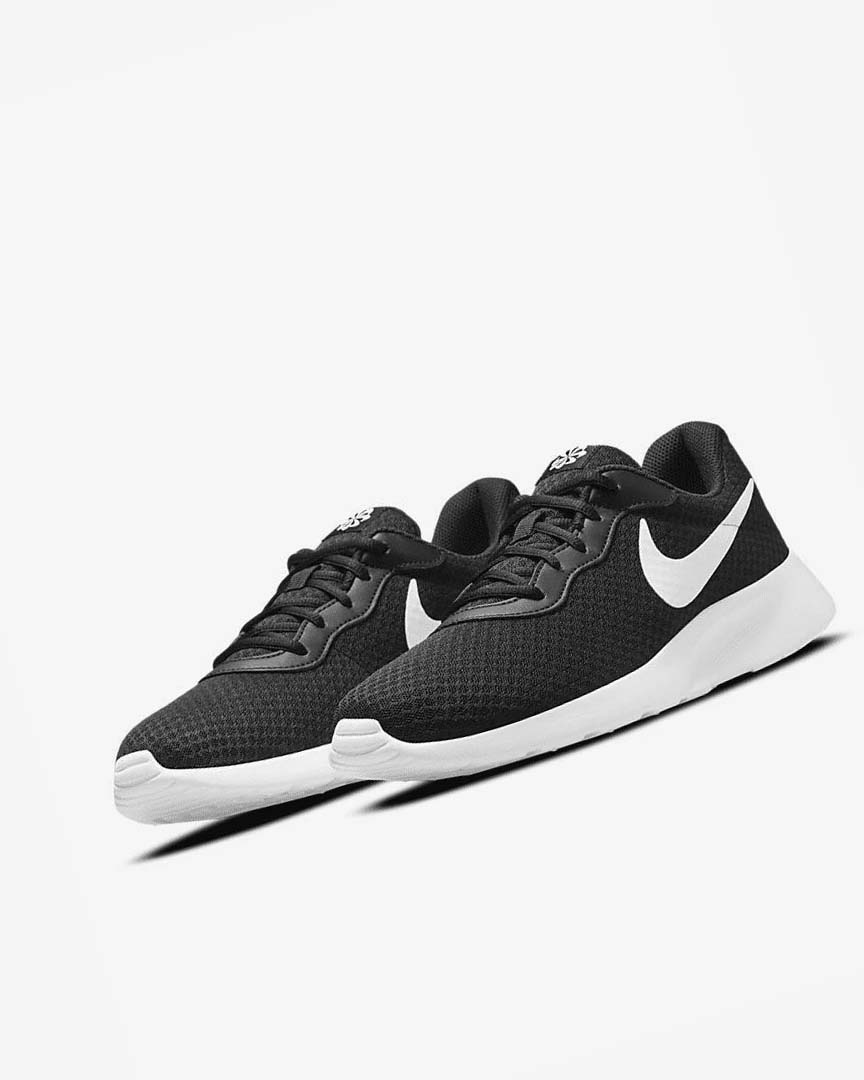 Black / White Men's Nike Tanjun Sneakers | UK2734