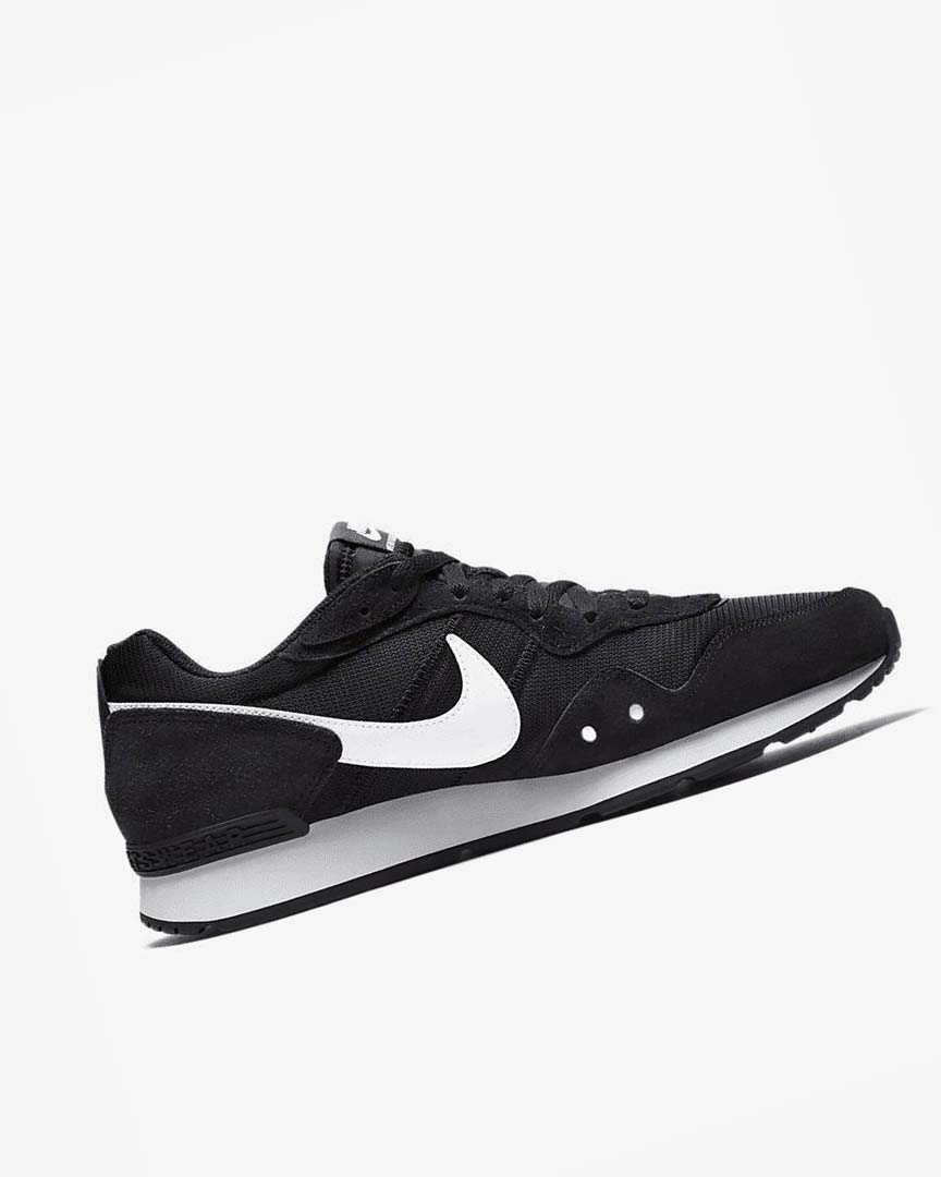 Black / White Men's Nike Venture Runner Sneakers | UK2294