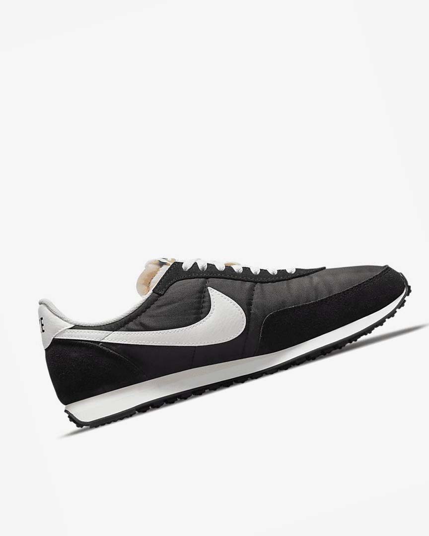 Black / White Men's Nike Waffle Trainer 2 Casual Shoes | UK3240