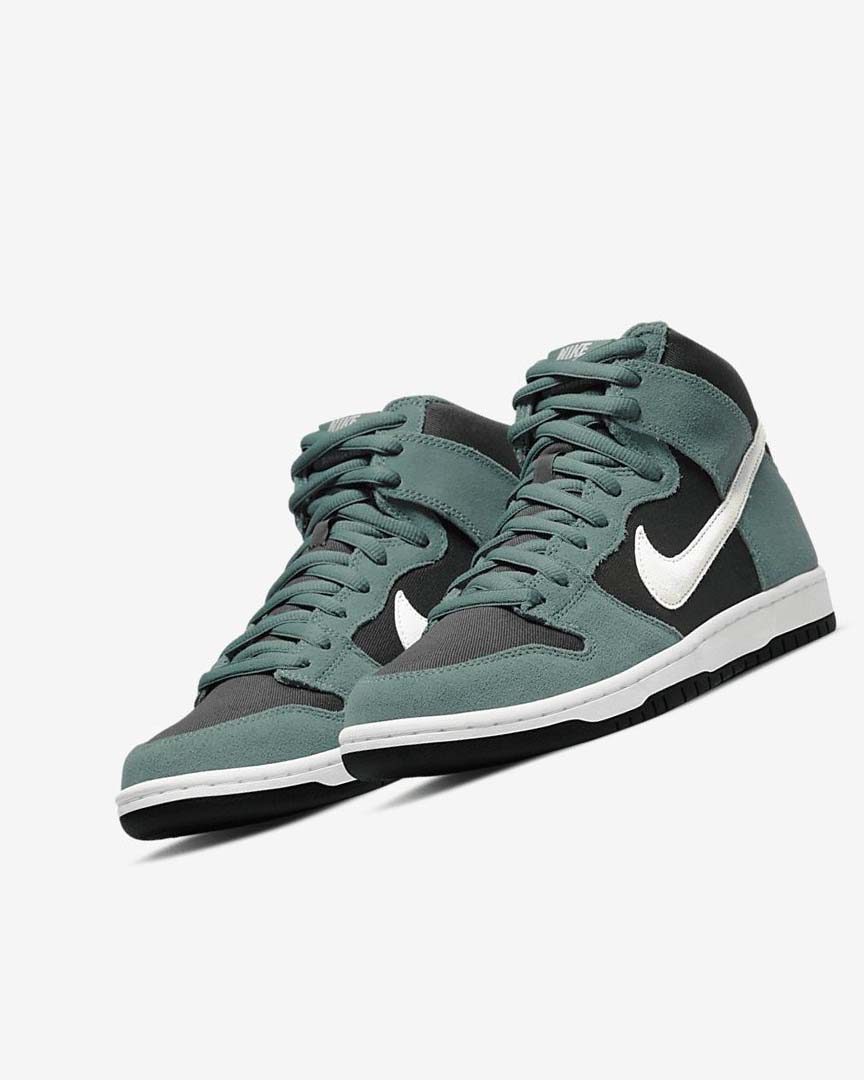 Black / White Women's Nike SB Dunk High Pro Skate Shoes | UK2908