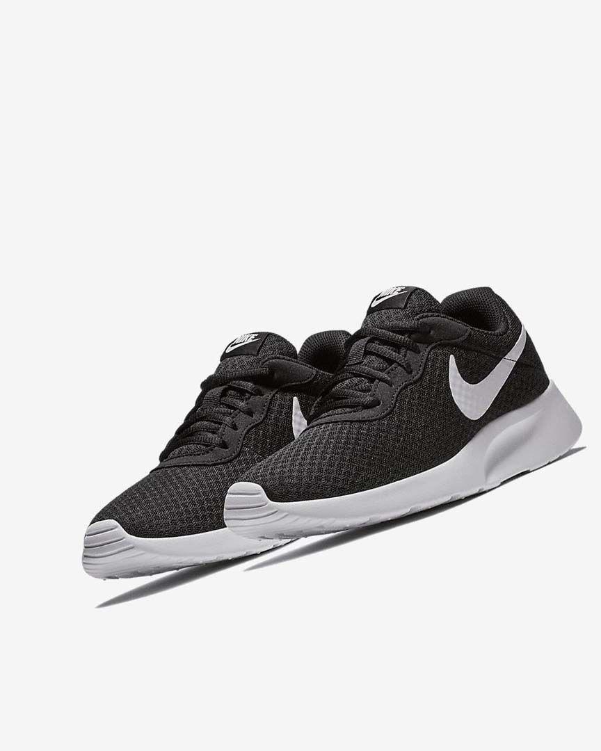 Black / White Women's Nike Tanjun Sneakers | UK4665