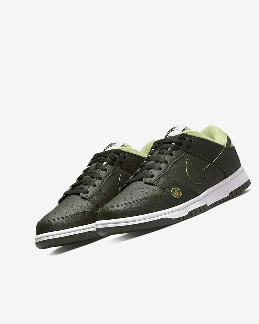 Black Women's Nike Dunk Low LX Sneakers | UK2845