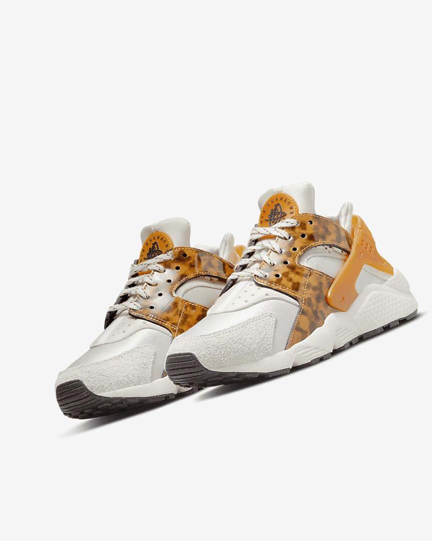 Brown / Light Beige / Deep Yellow Women's Nike Air Huarache Sneakers | UK5081