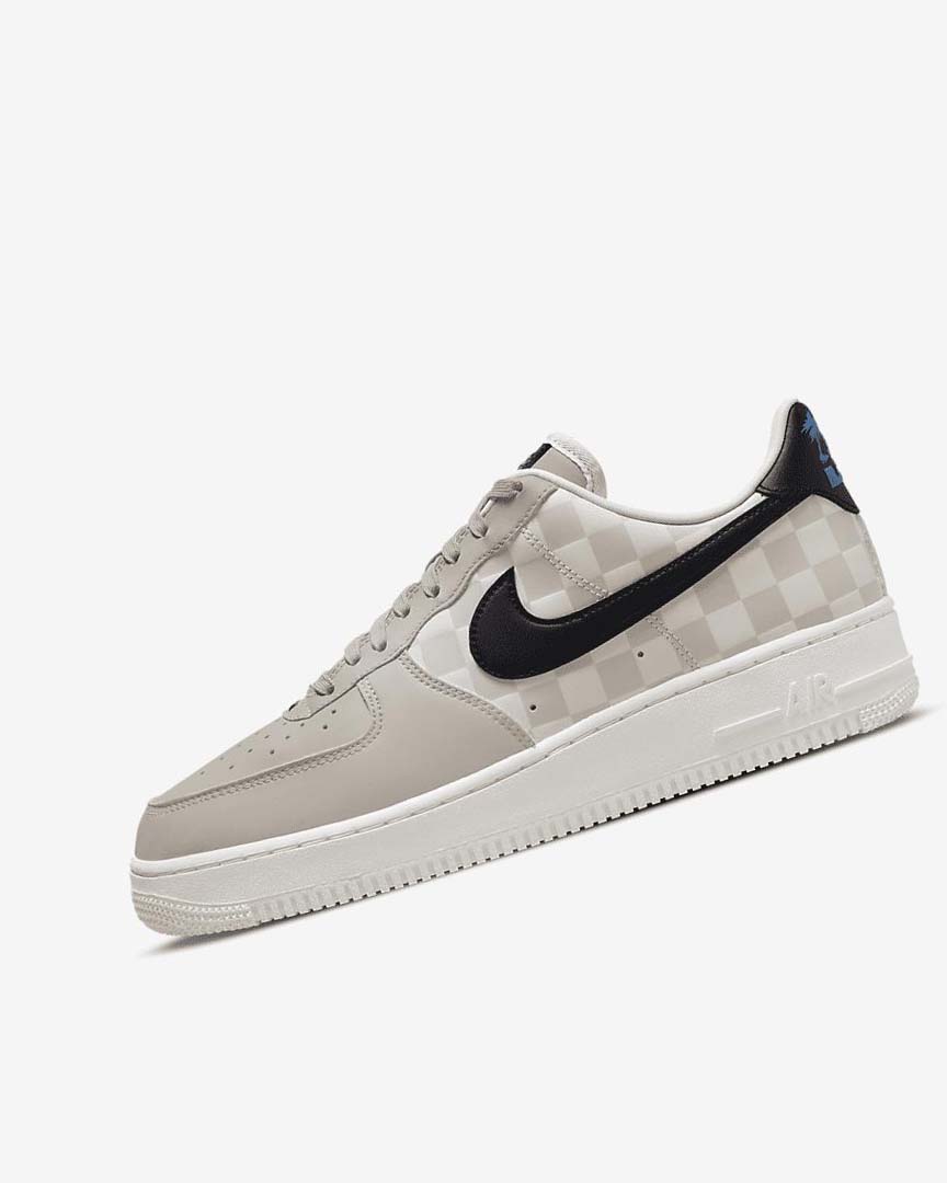 Cream / Black / Black Men\'s Nike Air Force 1 \'07 QS Sneakers | UK5398