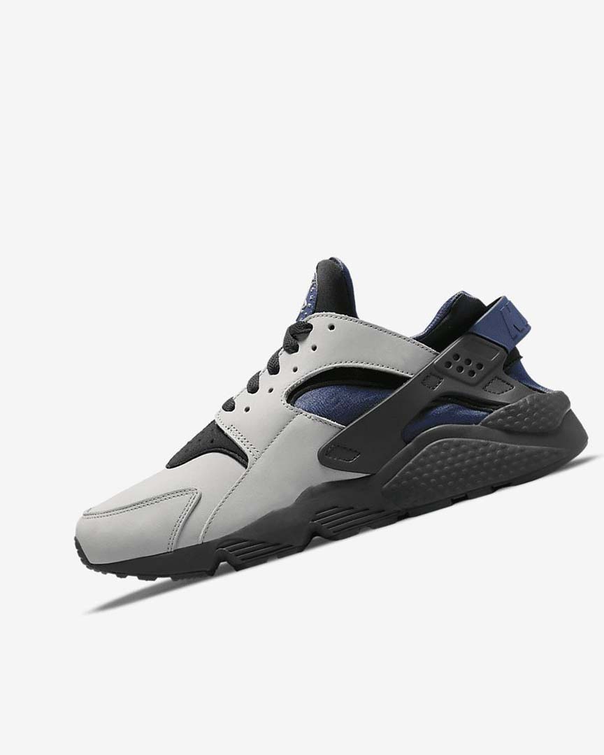 Grey / Black / Navy Men\'s Nike Air Huarache LE Sneakers | UK5193