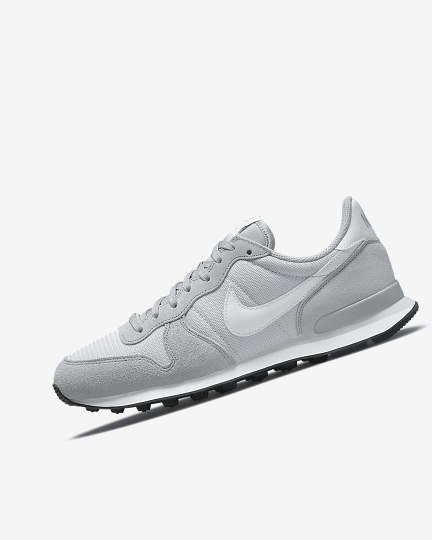 Grey / Platinum / Black / White Women\'s Nike Internationalist Sneakers | UK3013