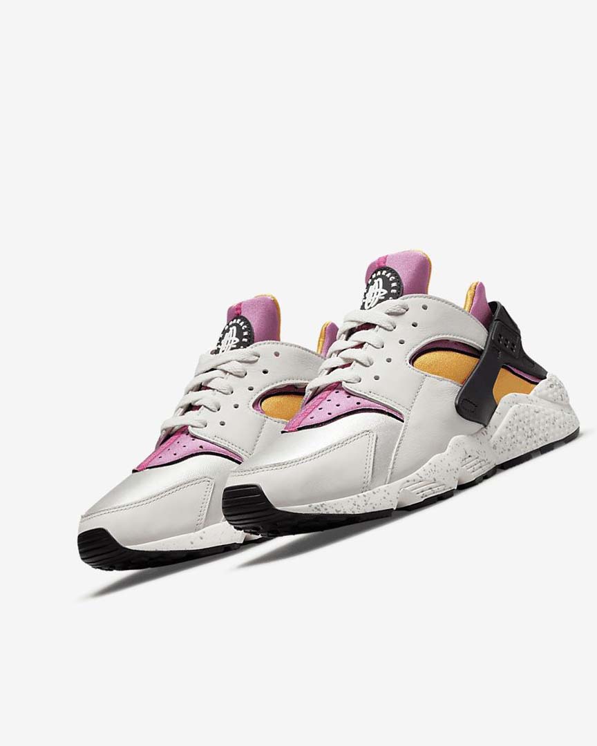 Light Beige / Gold / Black / Pink Men's Nike Air Huarache Sneakers | UK4934