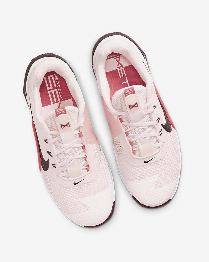 Light Pink / Pink / Metal Women's Nike Metcon 7 Training Shoes | UK2739