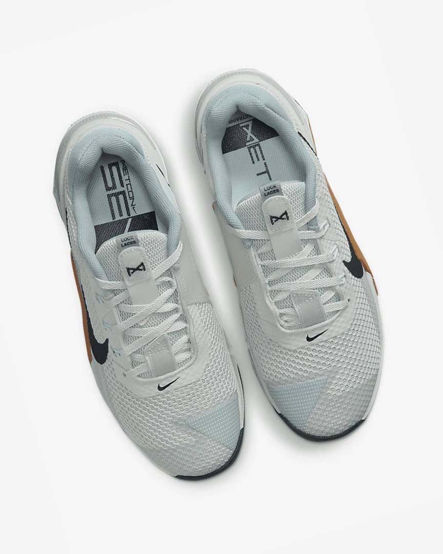 Light Silver / Olive / Black Men's Nike Metcon 7 Training Shoes | UK2870