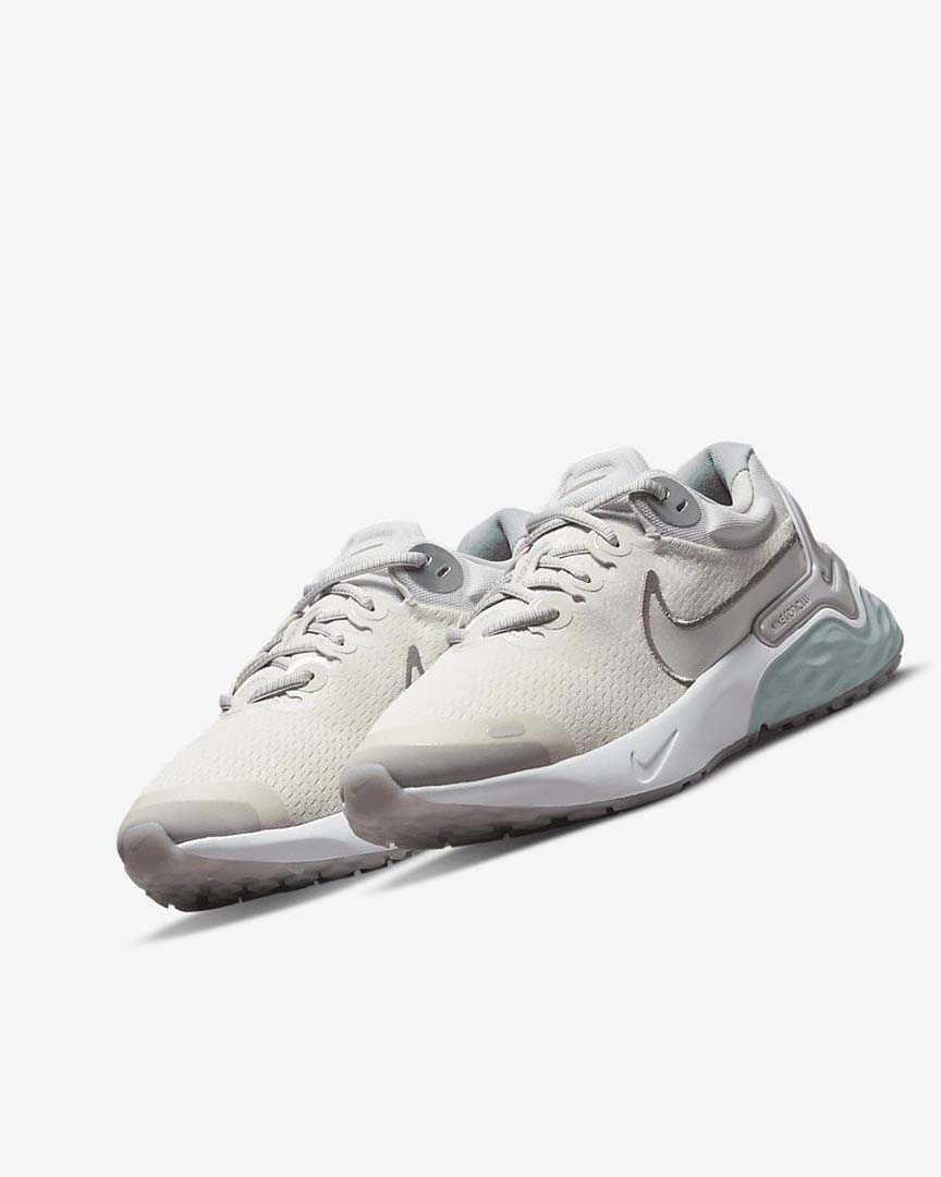 Metal / Grey Women's Nike Renew Run 3 Premium Running Shoes | UK5175