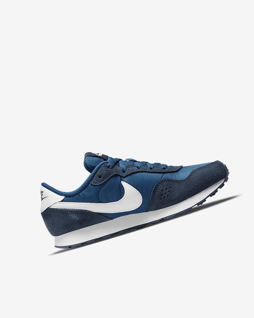 Navy / White Boys' Nike MD Valiant Shoes | UK4538