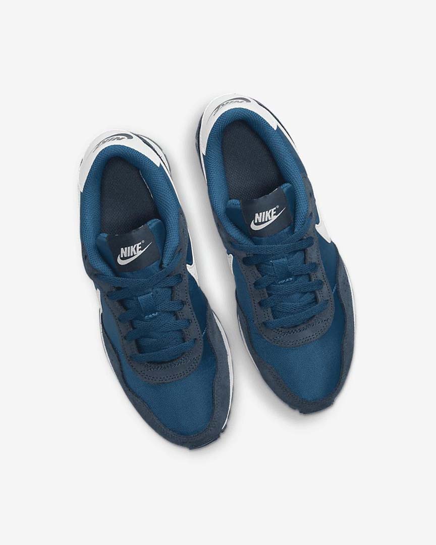 Navy / White Boys' Nike MD Valiant Shoes | UK4538