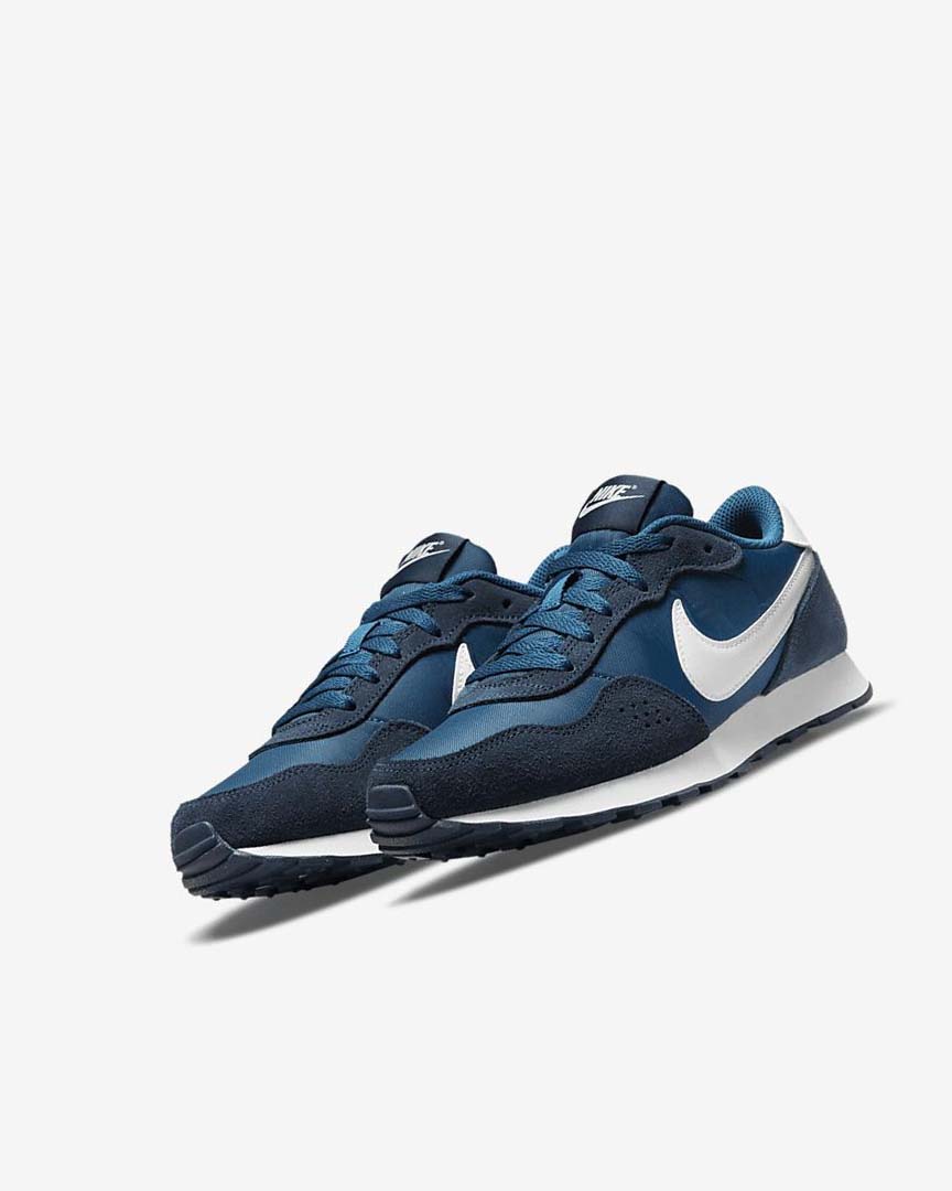 Navy / White Boys' Nike MD Valiant Shoes | UK4538