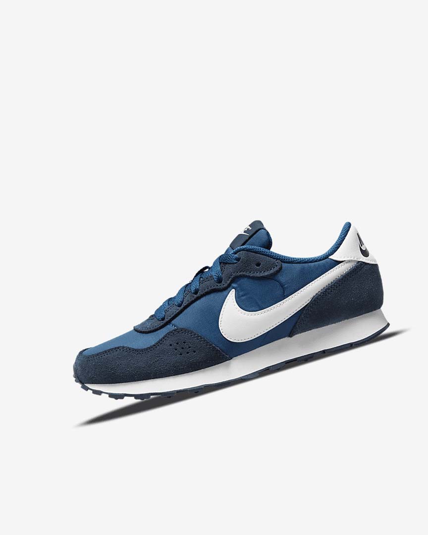 Navy / White Girls\' Nike MD Valiant Shoes | UK3115