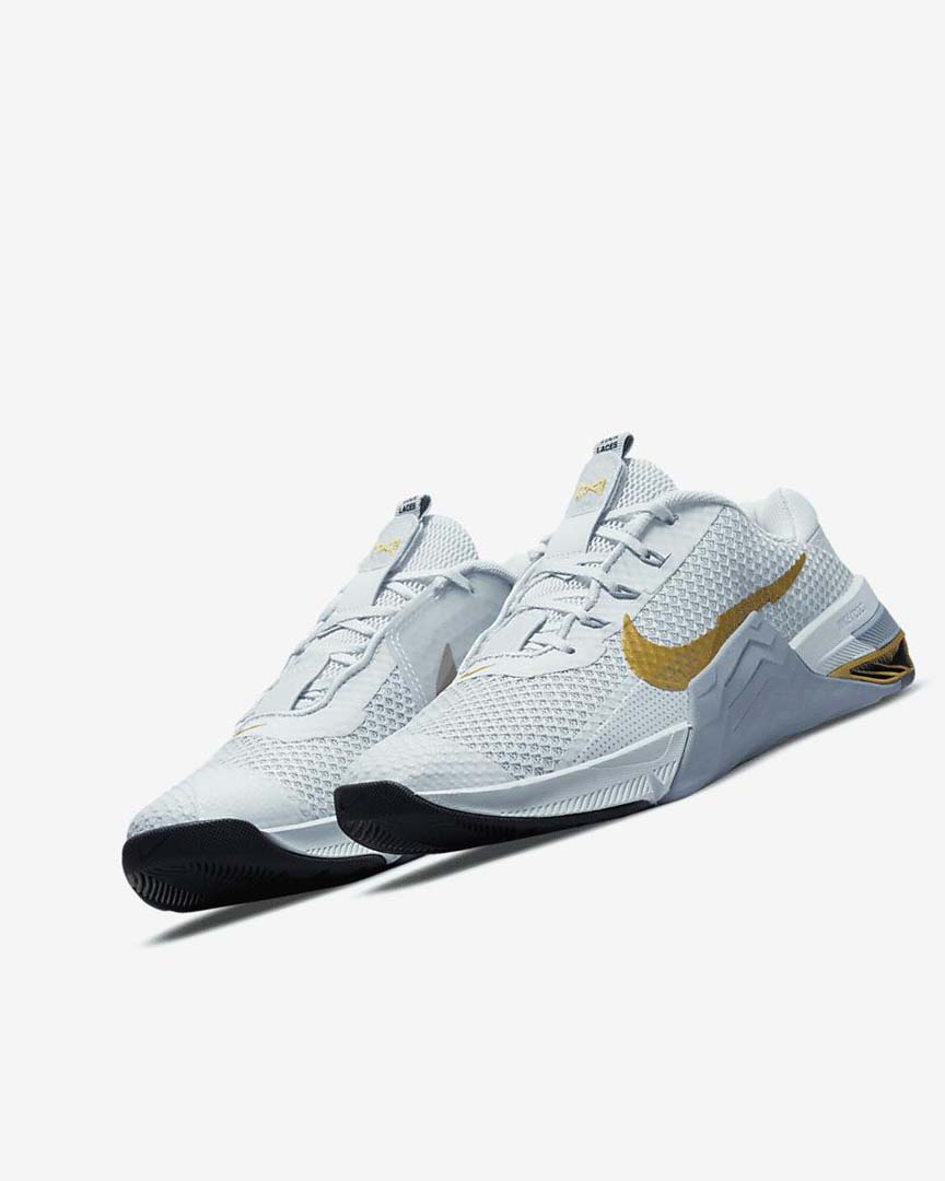 Platinum / Metal Gold Women's Nike Metcon 7 Training Shoes | UK3017