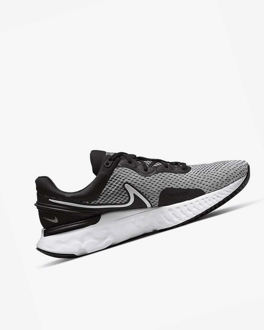 White / Black / Metal Silver / White Men's Nike React Miler 3 Running Shoes | UK5462