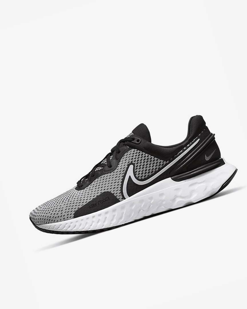 White / Black / Metal Silver / White Men\'s Nike React Miler 3 Running Shoes | UK5462