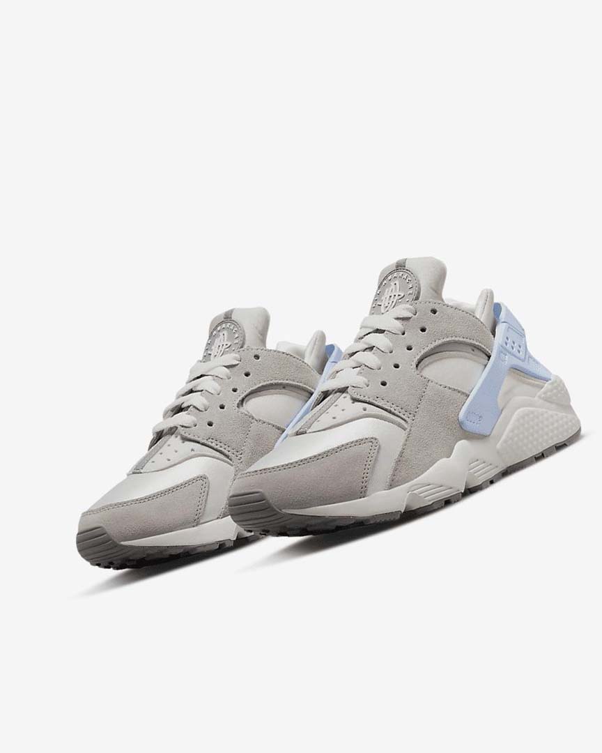 White / Grey Women's Nike Air Huarache Sneakers | UK5028