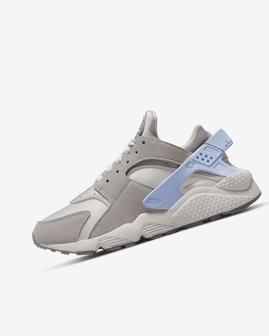 White / Grey Women\'s Nike Air Huarache Sneakers | UK5028