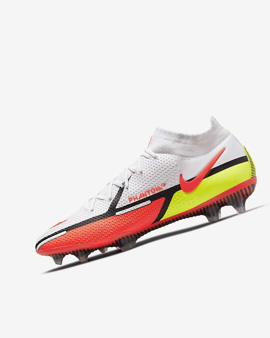 White / Light Red Women\'s Nike Phantom GT2 Dynamic Fit Elite FG Football Boots | UK2694