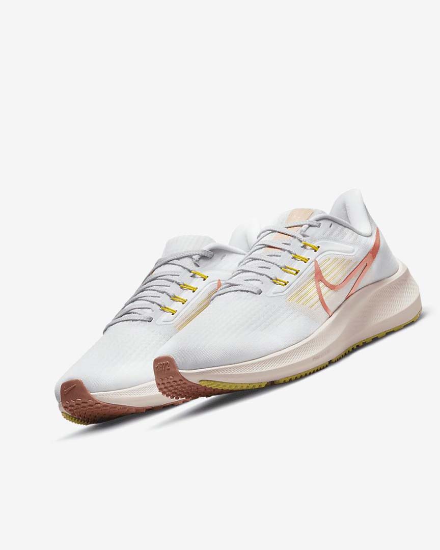 White / Light Women's Nike Air Zoom Pegasus 39 Running Shoes | UK5535